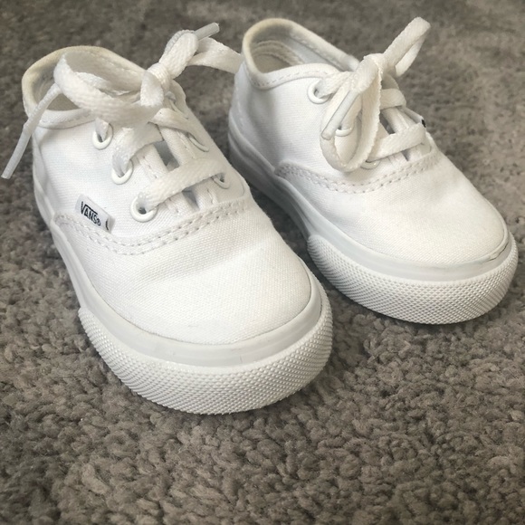 white vans size 4